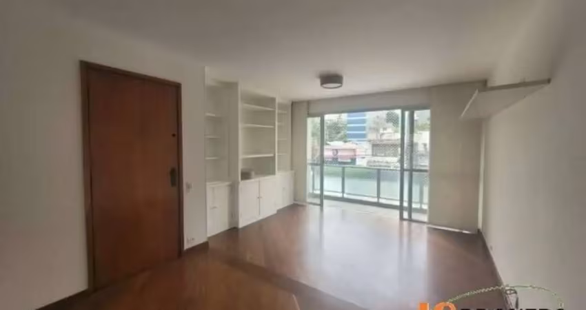 Apartamento com 125 m², 3 dormitórios, sendo 1 suíte, living para 2 ambientes, 2 vagas
