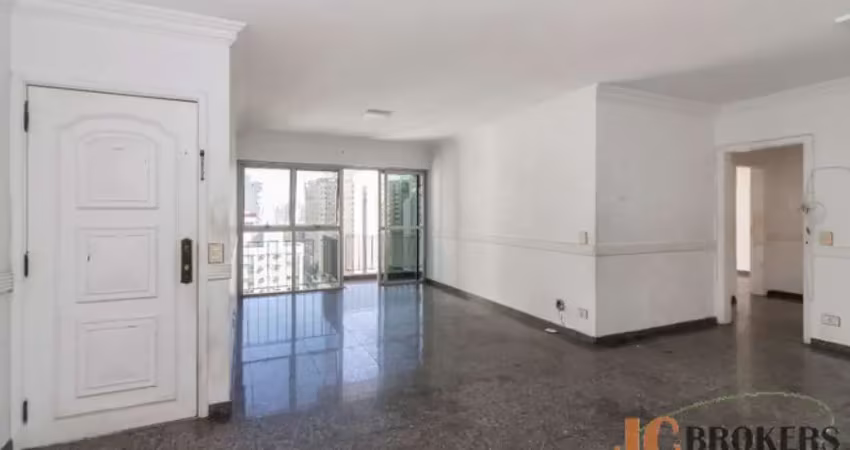Apartamento reformado com 169m² de área útil, 4 dormitórios com terraço (sendo 1 suíte), 2 vagas