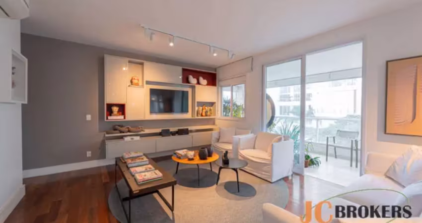 Apartamento com 233m² de área útil, 3 suítes, 3 vagas de garagem