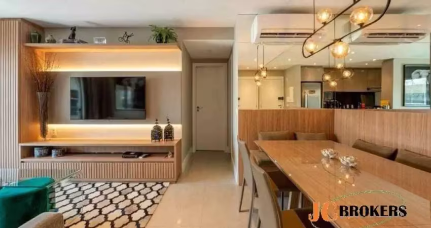 Apartamento mobiliado com 71m², super bem decorado, 1 dormitorio sendo suite e 1 closet.