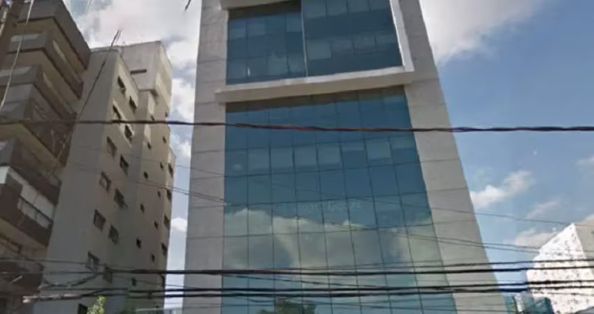 Sala comercial com 125 m² de área útil, prédio entregue em 2014, 3 banheiros, 4 vagas de garagem.