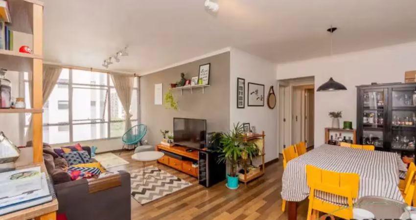 Apartamento com 107m² de área útil, 3 dormitórios, sendo uma suíte, 1 vaga