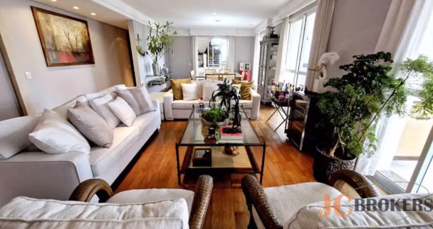 Apartamento com 250m² de área útil,  4 suítes, 5 vagas