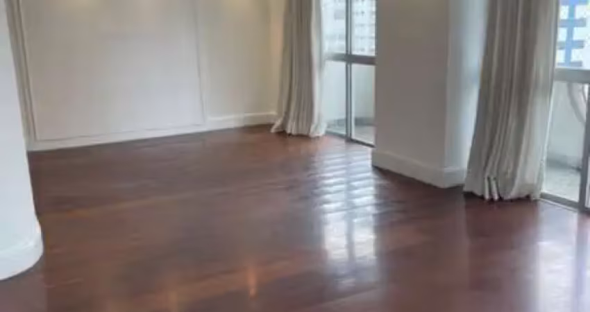 Apartamento com 200 m², 4 dormitórios, sendo 3 suítes, sala para 3 ambientes,3 vagas