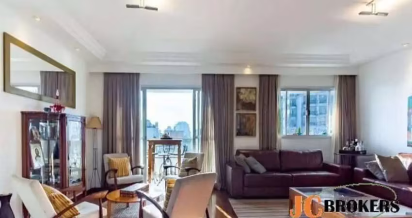 Apartamento com 240 m², 4 dormitórios, sendo 3 suítes, sala para 3 ambientes, varanda, 4 vagas