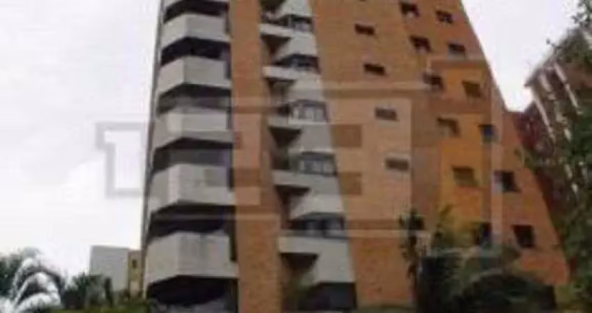 Apartamento com 168 m², living, terraço, 3 dormitórios, sendo 3 suítes, 2 vagas.