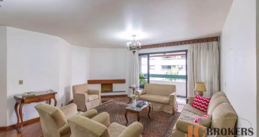 Apartamento com 147m² de área útil, 4 dormitórios, sendo 1 suíte, 2 vagas