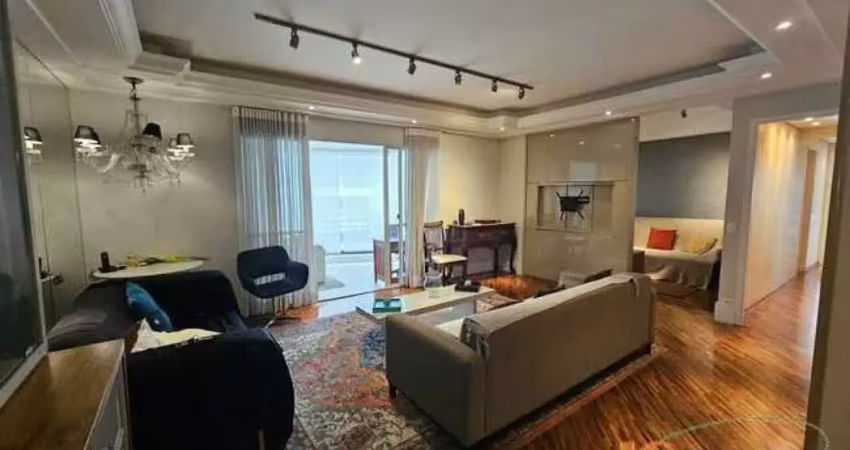 Apartamento semi mobiliado com 156m² de área útil, 3 suítes, 2 vagas