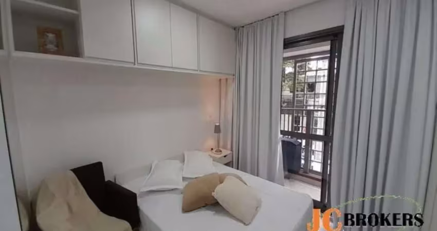 Studio com 24 m², mobiliado, 1 dormitório com ar condicionado, varanda