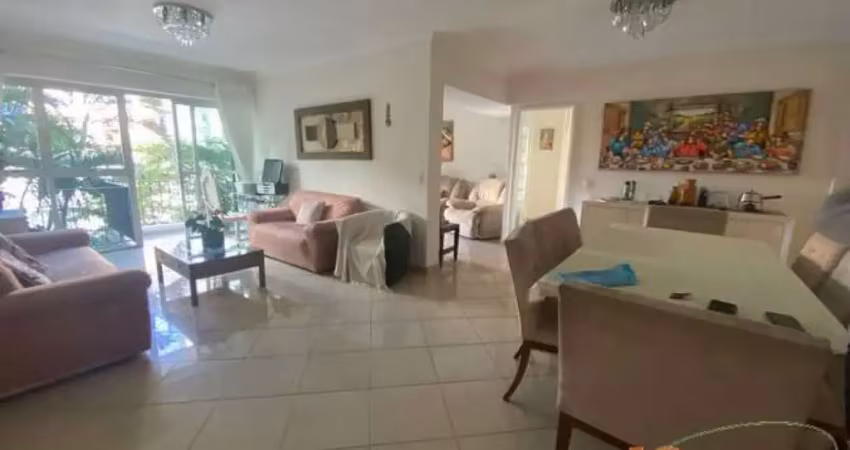 Apartamento com 167m² de área útil, 3 dormitórios sendo 1 suíte e  vagas.