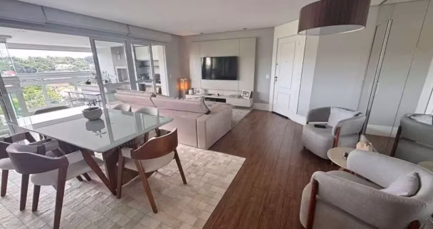 Apartamento com 154 m², 3 suítes, 2 vagas de garagem.