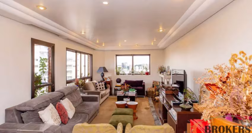 Apartamento com 194m² de área útil, 4 quartos, sendo 3 amplas suítes, 4 vagas