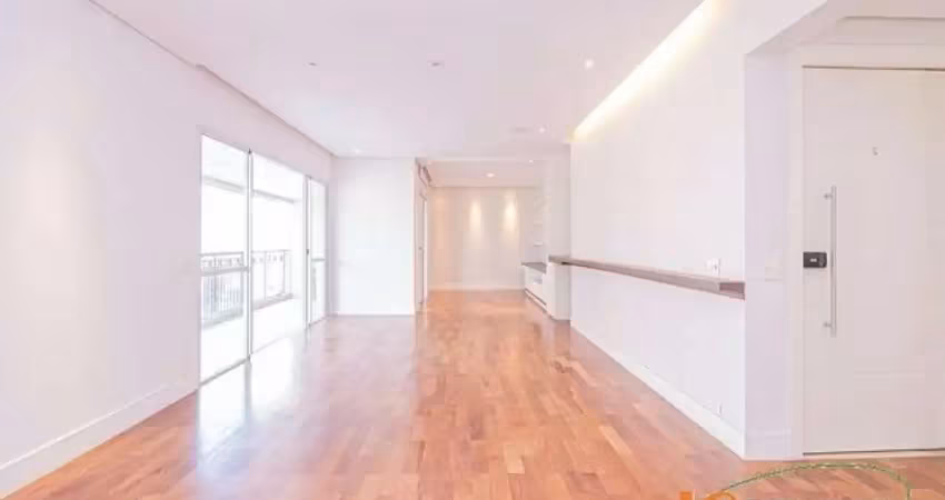 Apartamento com 178 m², 3 dormitórios, sendo 3 suítes, amplo living para 2 ambientes, 3 vagas