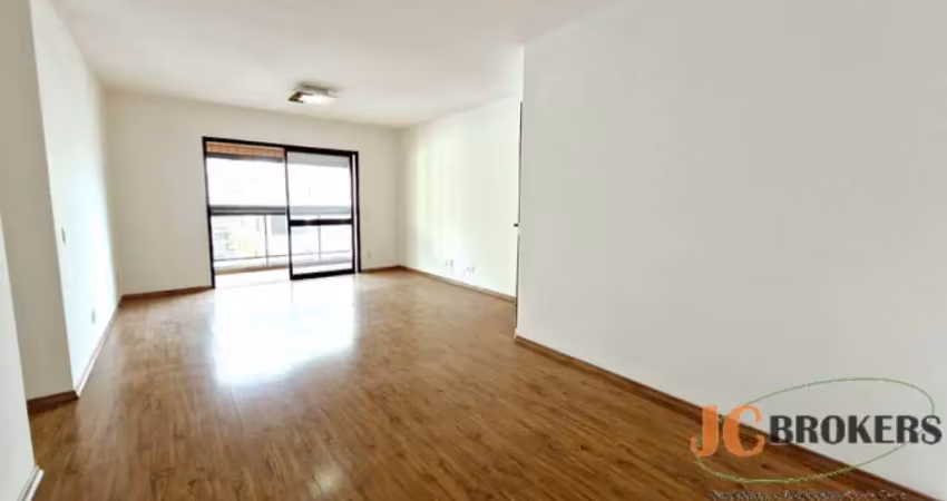 Apartamento com 129 m² de área útil, 4 quartos sendo 2 suítes espaçosas, 3 vagas
