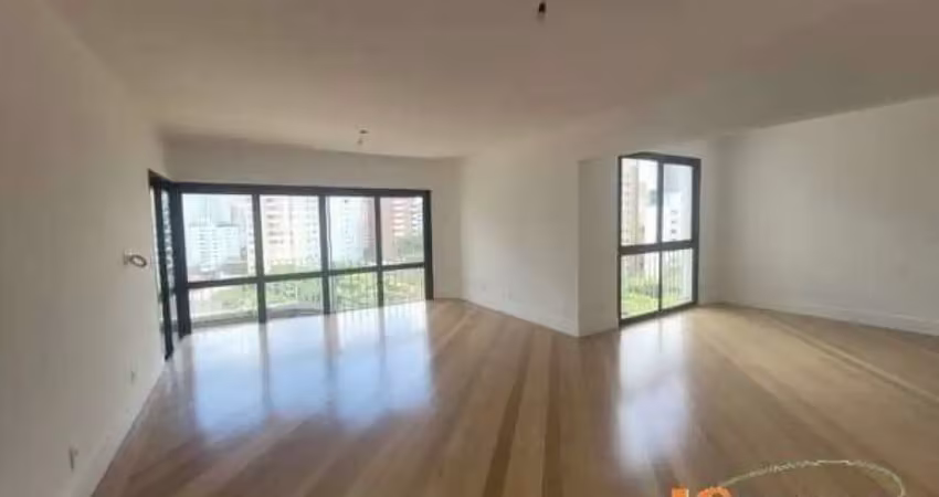 Apartamento com 177 m², 3 dormitórios, sendo 3 suítes, amplo living para 2 ambientes, 3 vagas