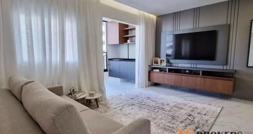 Apartamento mobiliado com 73m² de área útil, 2 dormitórios sendo 1 suíte e 3 vagas