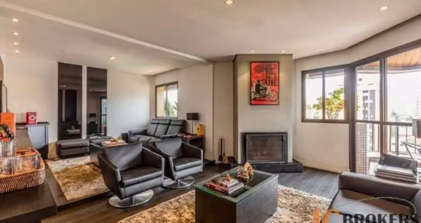 Apartamento com 158m² de área útil,  4 dormitórios sendo 3 suítes, 3 vagas