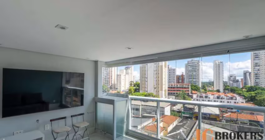 Apartamento mobiliado com 70m² de área útil, 2 quartos, sendo 1 suíte, 2 vagas