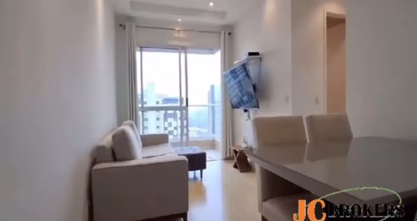 Apartamento com 36 m², 1 dormitório com armário embutido e ar condicionado, varanda, 1 vaga