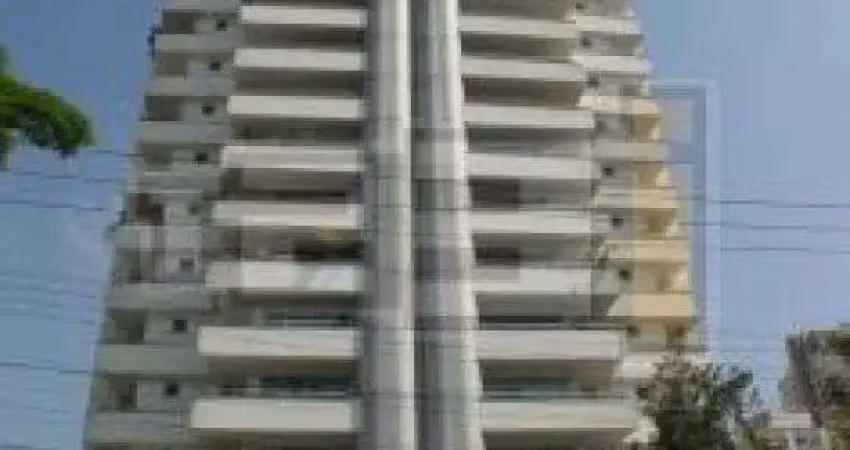 Apartamento com 170m² de área útil, living, 4 suítes, 4 vagas de garagem.