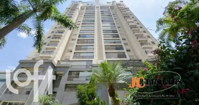 Cobertura duplex com 436m² de área útil, 6 vagas, terraço com piscina e churrasqueira, 4 suítes.
