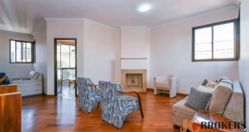 Apartamento com 200 m² de área útil, 4 quartos sendo 2 suítes, 4 vagas