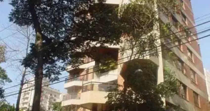 Apartamento com 210m² de área útil, sala com lareira, 4 vagas,  4 dormitórios sendo 3 suítes