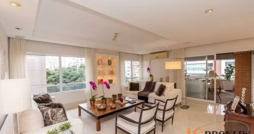 Apartamento com 243m² de área útil, 3 suítes, 4 vagas