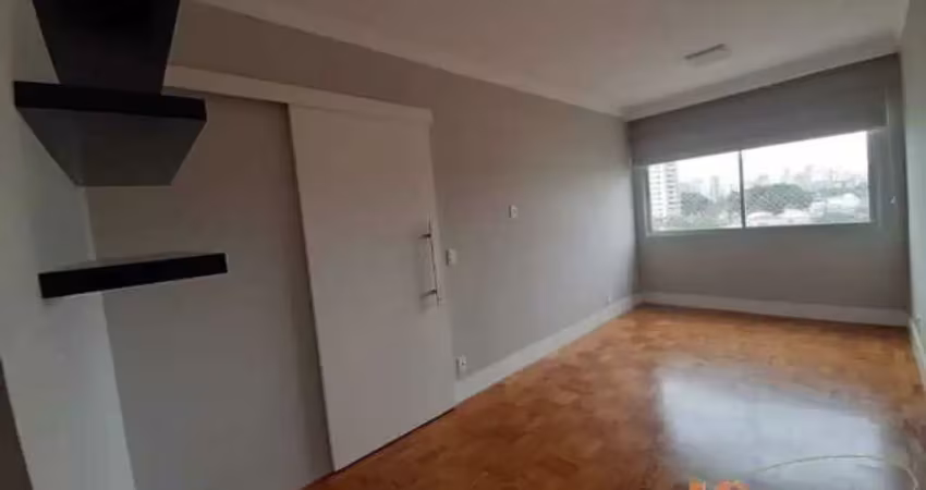 Apartamento totalmente reformado com 49m², 1 dormitório, 1 vaga