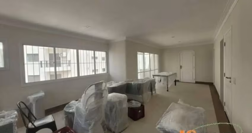 Cobertura duplex com 200 m², 3 dormitórios sendo 1 suíte, amplo living para 3 ambientes, 2 vagas
