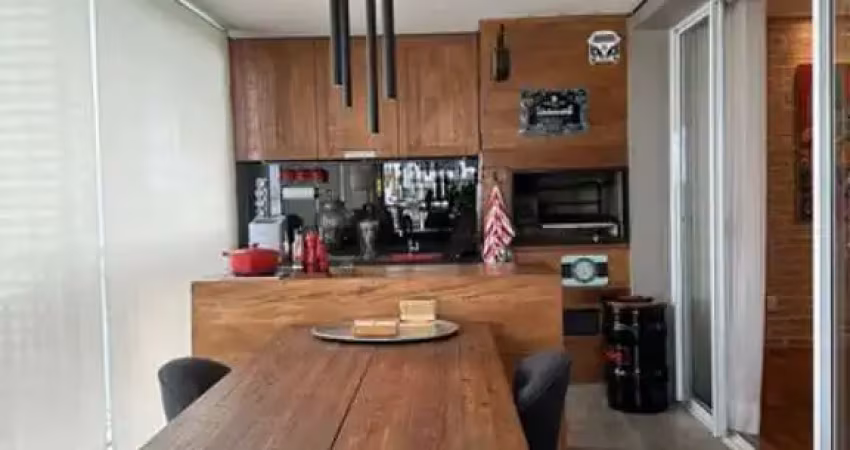 Apartamento com 222m² de área útil, 4 dormitórios sendo 2 suítes, ar condicionado, 3 vagas