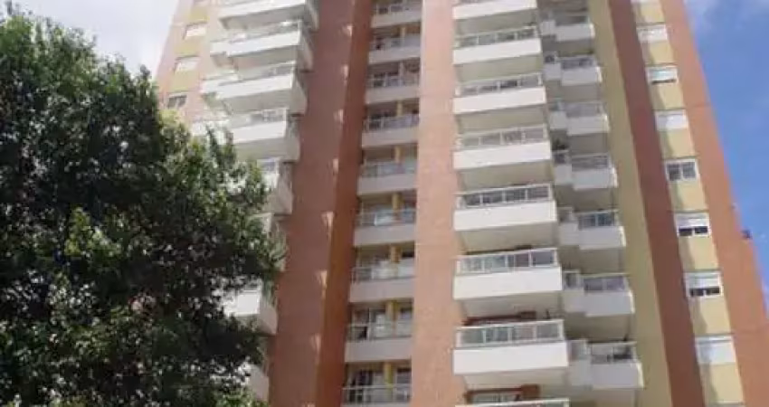 Apartamento com 195m² de área útil, 3 vagas de garagem, living ampliado, 3 suítes.