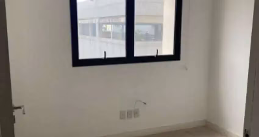 Sala comercial com 42,98m² de área útil, possui 2 banheiros, 1 vaga.