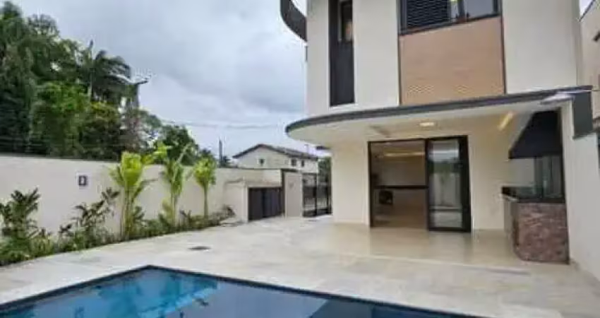 Sobrado com 123 m² área construída,  3 dormitórios sendo 1 suíte, 2 vagas