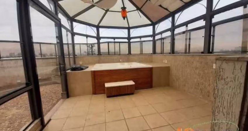 Cobertura duplex com 295 m², 2 suítes, amplo living, terraço gourmet com piscina, 4 vagas