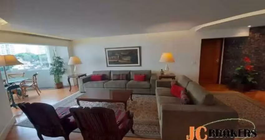 Apartamento com 140 m², 3 dormitórios sendo 1 suíte, living para 2 ambientes, 2 vagas