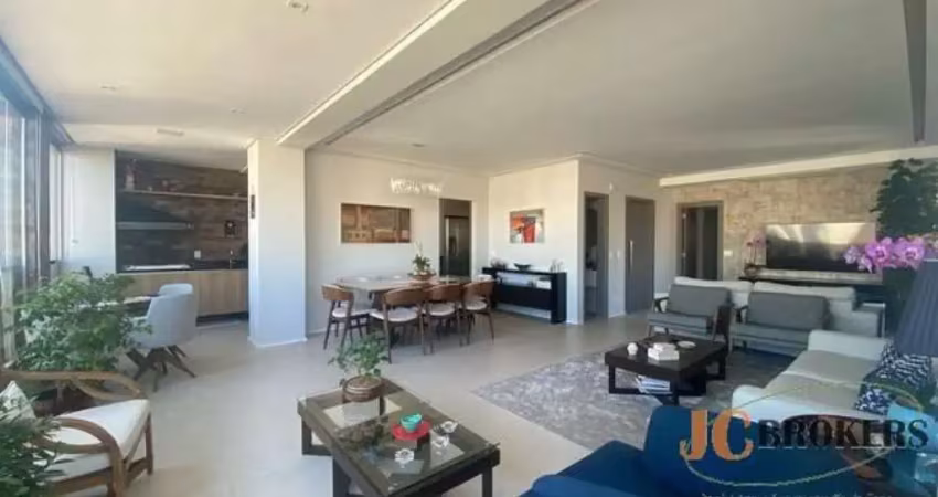 Apartamento com 160m² de área útil, 3 suites, 3 vagas