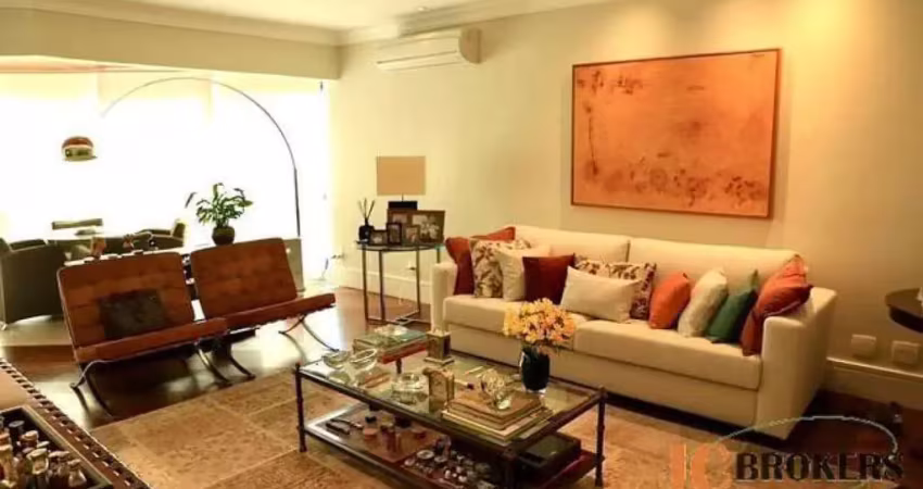 Apartamento com 189m² de área útil, 3 suítes, 3 vagas.