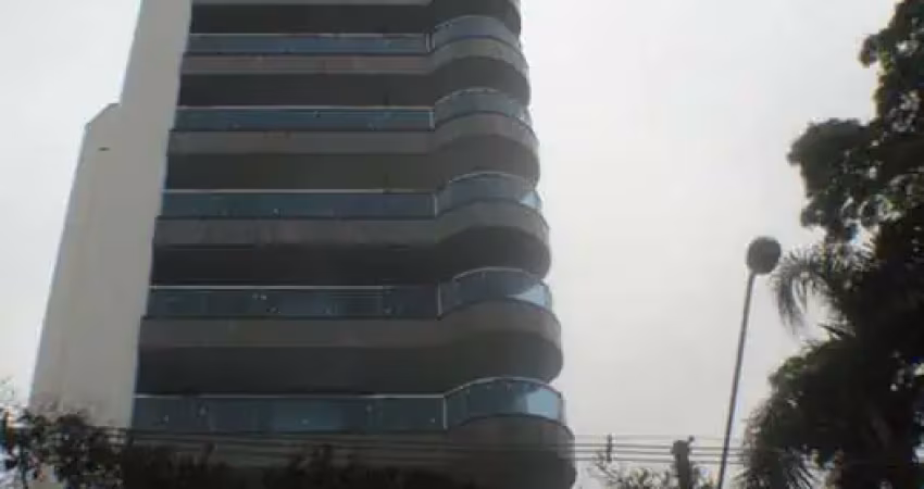Apartamento com 195m² de área útil, 4 vagas de garagem, living, 3 dormitórios sendo 3 suítes