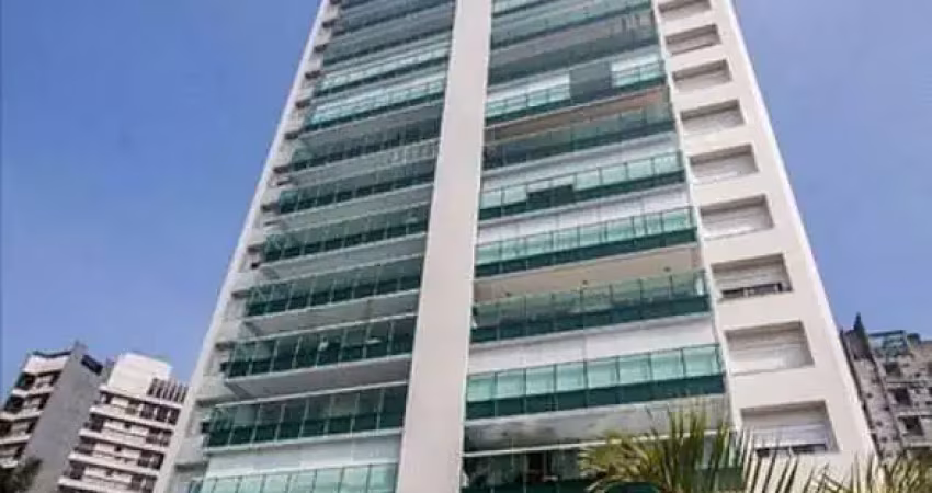 Apartamento com 153m² de área útil, ar condicionado, 3 suítes, 4 vagas com depósito.