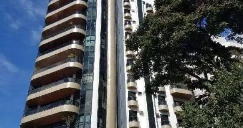 Cobertura com 600m² de área útil, 3 suítes, 04 vagas.