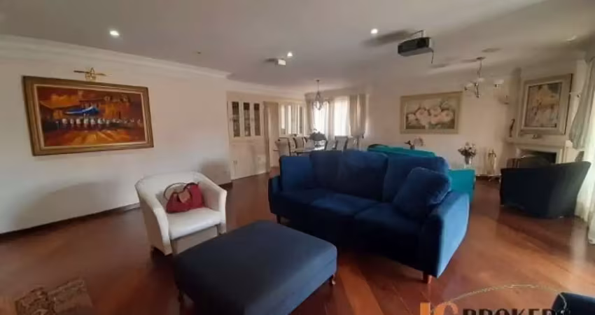 Apartamento com 228m² de área útil, 4 suítes, 5 vagas