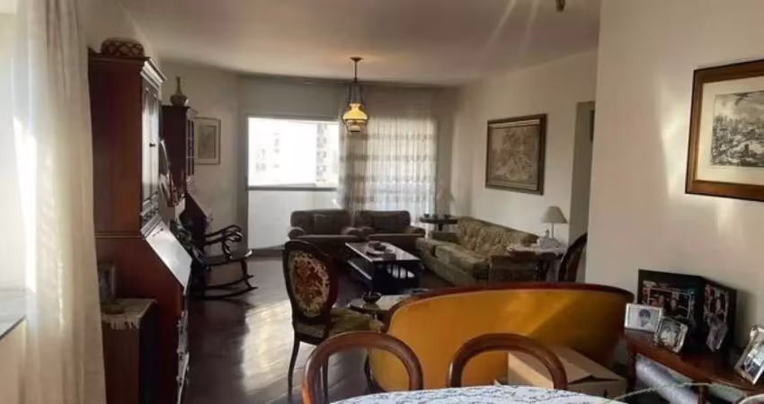 Apartamento com 188m², 4 dormitórios sendo 1 suíte, lavabo, 3 vagas