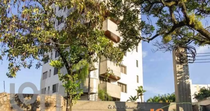 Apartamento com 236 m² de área útil, 4dormitórios sendo 4suítes, suíte master com banheira, ar cond