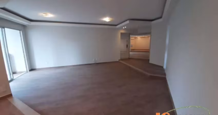 Apartamento com 140 m², 3 dormitórios, sendo 1 suíte, sala ampla para 2 ambientes, 2 vagas