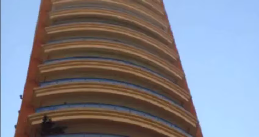 Apartamento com 161m² de área útil, 4 vagas, amplo living, terraço,, 4 dormitórios sendo 2 suítes.