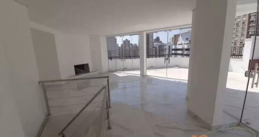 Cobertura com 245 m² de área útil, 3 vagas, 3 dormitórios sendo 1 suíte