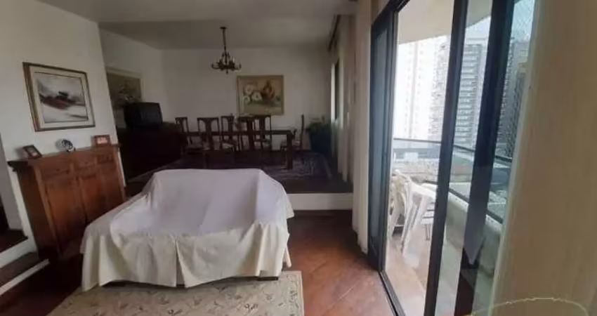 Excelente apartamento com 170m2 ,  4 dormitórios sendo 1 suíte,  2 vagas