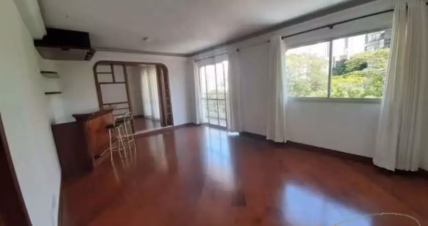 Apartamento com 220 m², 4 dormitórios sendo 2 suítes, 4 vagas