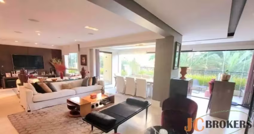 Apartamento tipo garden com 246m² de área útil, 4 suítes, 4 vagas